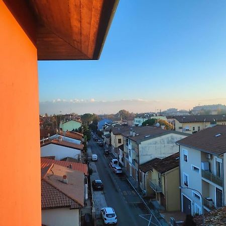 Attico A 2 Passi Dalla Stazione E Centro Storico Ravenna Esterno foto